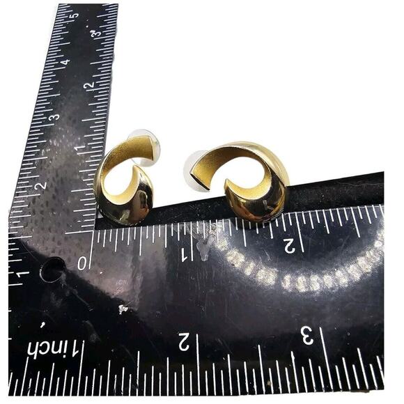 Pierced Earrings Abstract Retro Studs Gold Tone Vintage Mod Statement Jewelry - Picture 3 of 6